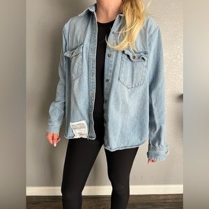 Good American x Zara Jean Jacket! Size XL. The perfect light weight jean jacket!